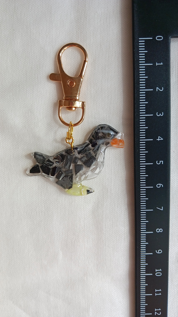再販 ウトウ 海洋プラスチック 漂着プラスチック sdgs キーホルダー 海鳥 アップサイクル バッグチャーム 5枚目の画像
