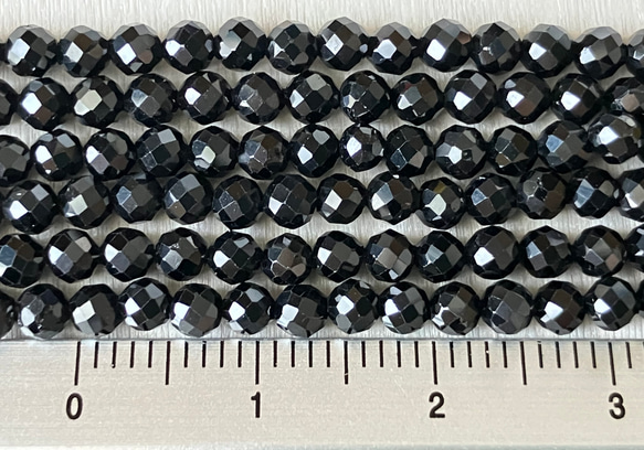 １連（約35cm）天然石ビーズ　宝石質ブラックスピネル　3mm 2枚目の画像