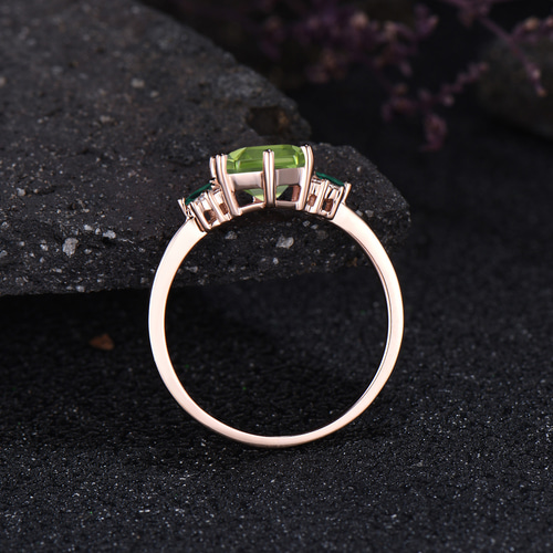 8月の誕生石 天然ペリドットリング 5月の誕生石 エメラルドリング モ