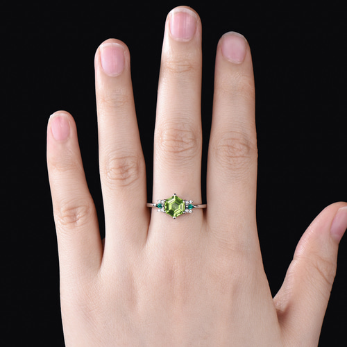 【5〜17号】猫ちゃんリング/ペリドット 8月誕生石 ねこ守りシリーズ】猫ちゃんリング｜ペリドット｜8月誕生石