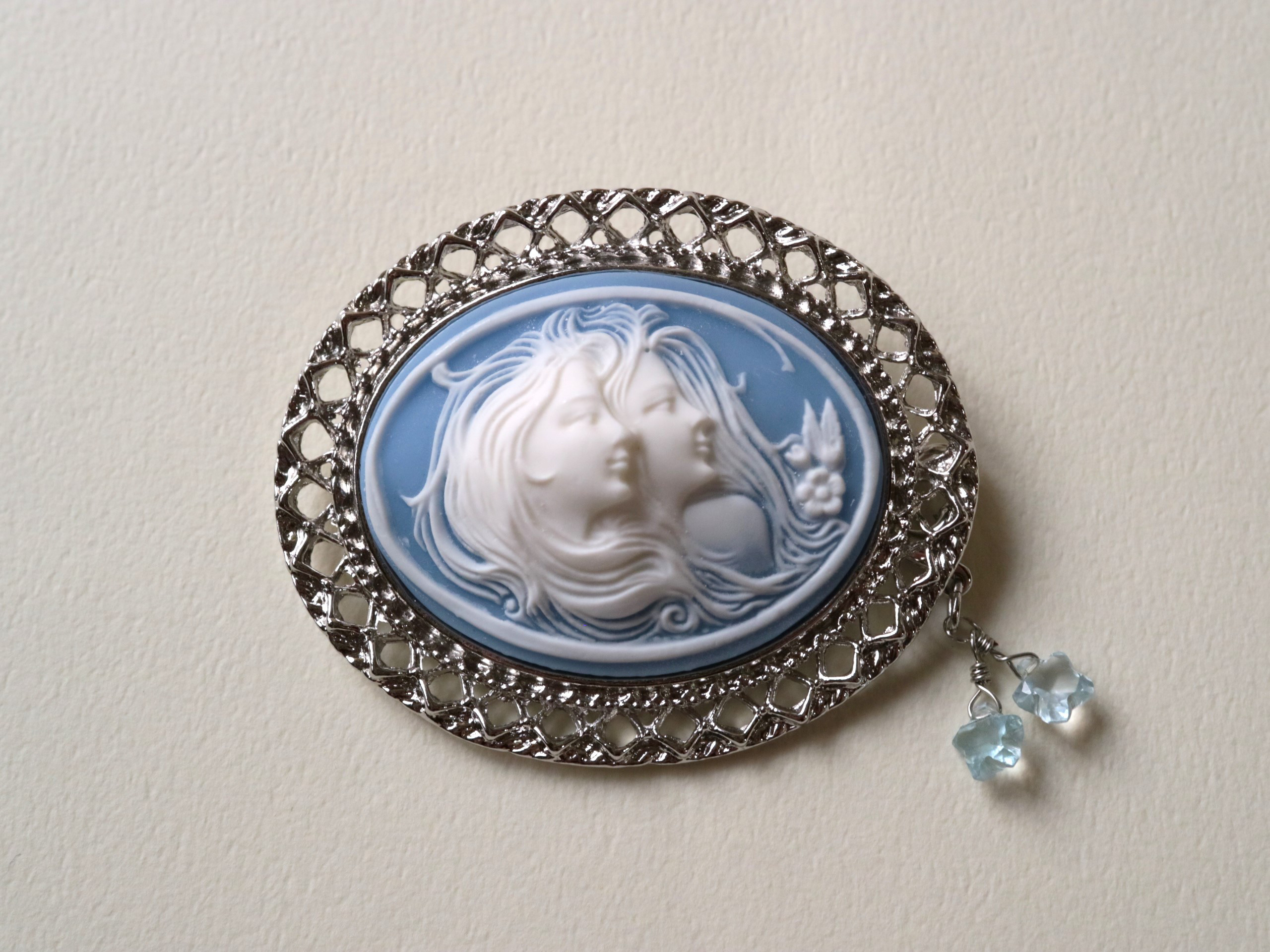 カメオのブローチ 二人の少女＊繊細 エレガント かわいい 上品 優雅