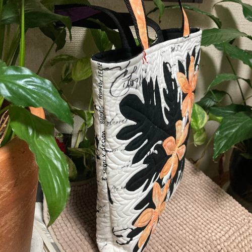 ハワイアンキルト　ハンドメイド　プルメリア　モンステラトートバッグ Amazon.co.jp: キャシー中島さんのモンステラにプルメリア