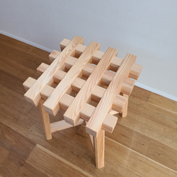 個性的杉スツール　椅子　職人　手作り　無垢材　天然　椅子　サイドテーブル　 4枚目の画像