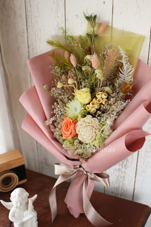 再販2 エレーヌ　プリザーブドフラワーとドライフラワーの花束（L)サイズ　韓国風ラッピングで華やかに。贈り物に 3枚目の画像