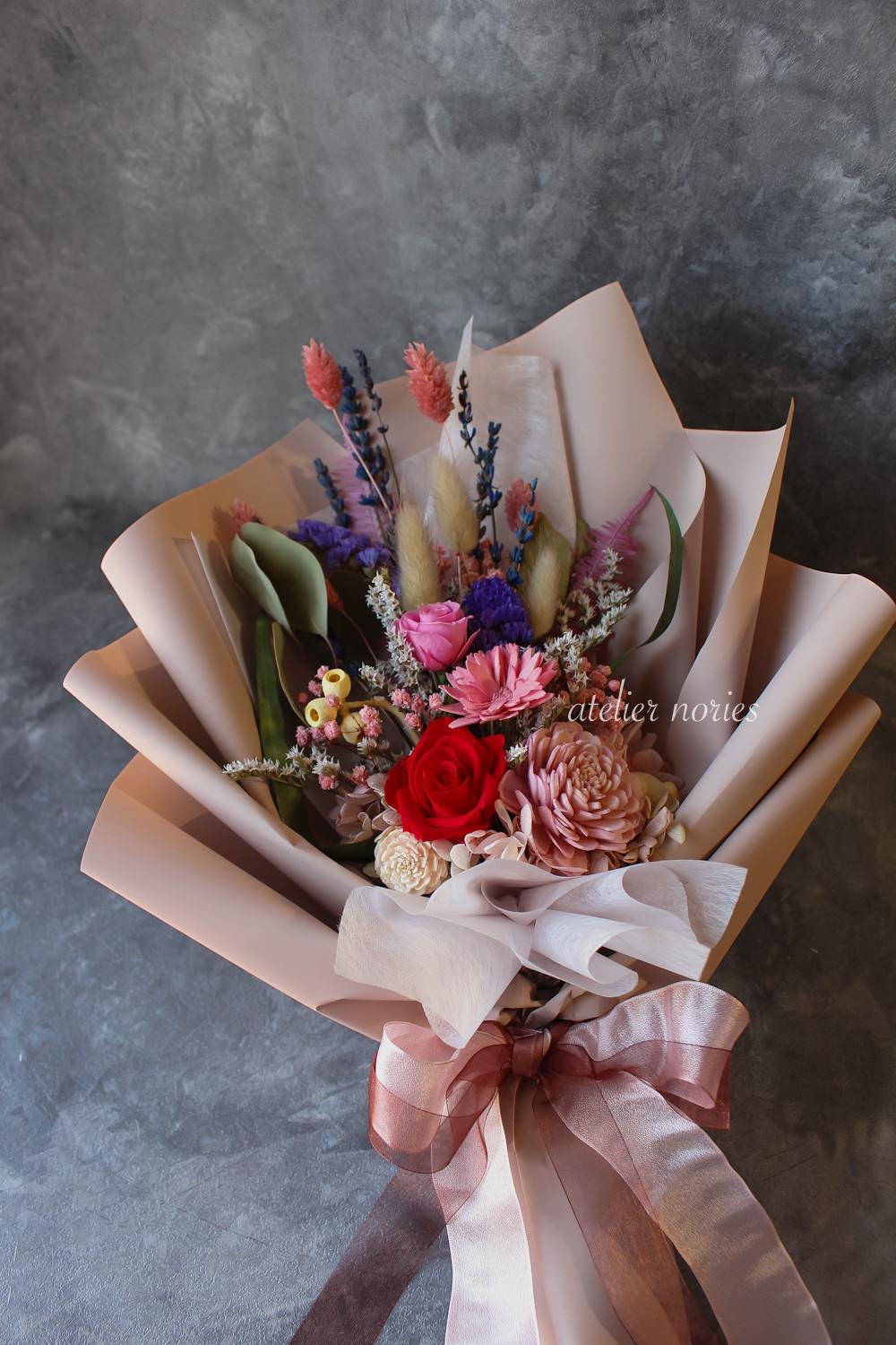 再販x4 エレーヌ　プリザーブドフラワーとドライフラワーの花束（L)サイズ　韓国風ラッピングで華やかに。母の日の贈り物に