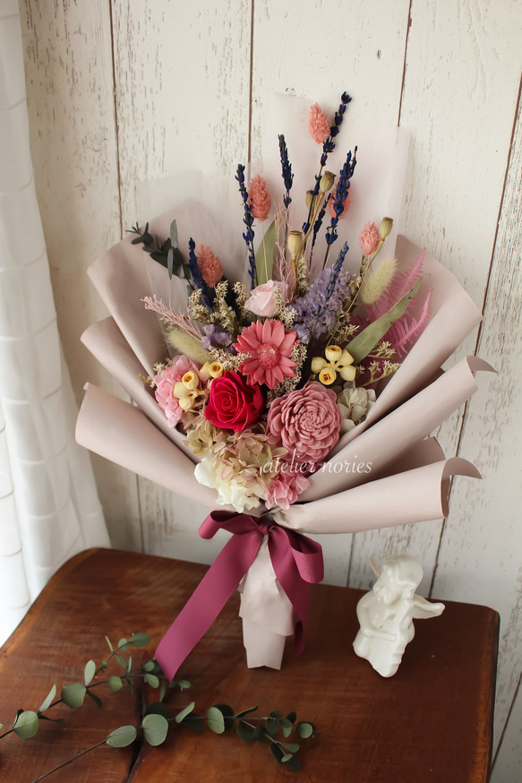 再販2 エレーヌ　プリザーブドフラワーとドライフラワーの花束（L)サイズ　韓国風ラッピングで華やかに。贈り物に 2枚目の画像