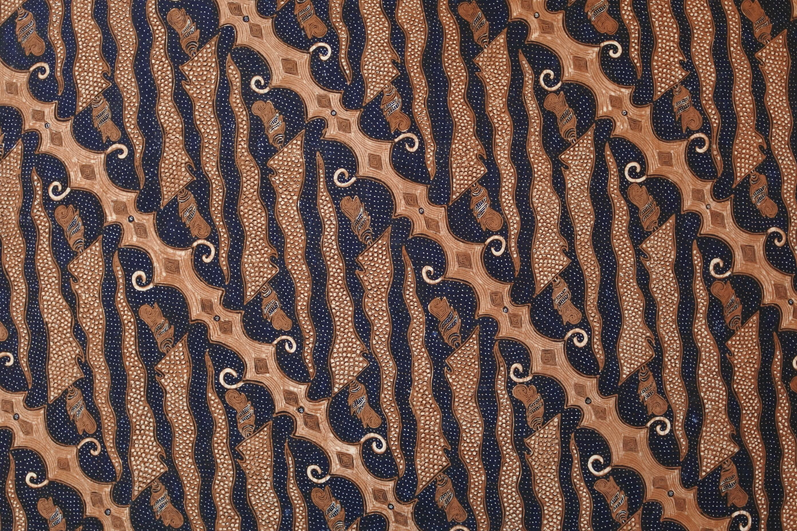 バティック　ソロ　両面　緻密な手描き