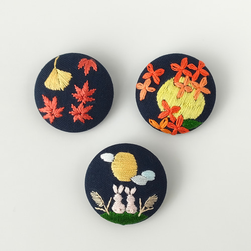 お月見うさぎ刺繍ブローチ 秋 ブローチ かなちゃん手刺繍工房 通販