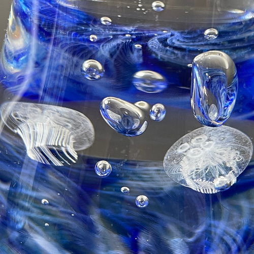 2匹のミズクラゲのガラスオブジェ【洋梨型のペーパーウェイト】 その他