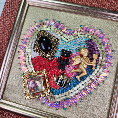 つぎはぎハートのフレーム☆刺繍アート その他アート SaiZ 通販