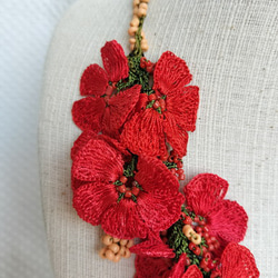 お花のチョーカー　oya刺繍　情熱の赤で華やかに　チョーカー81 3枚目の画像