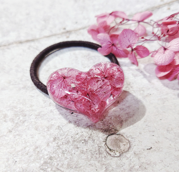 大人♡重なる花びら✤紫陽花のヘアゴム(カシスピンク) 1枚目の画像