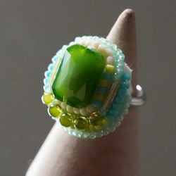 健談戒指 171 一種尺寸適合大多數串珠刺繡戒指綠色鮮豔超大戒指 第1張的照片