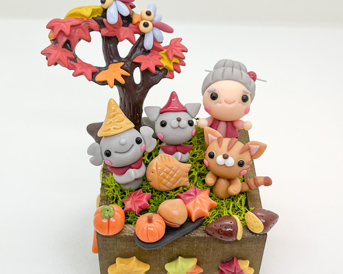 おばあちゃんとお地蔵さんの秋 ミニチュア 樹脂粘土 粘土細工 猫地蔵