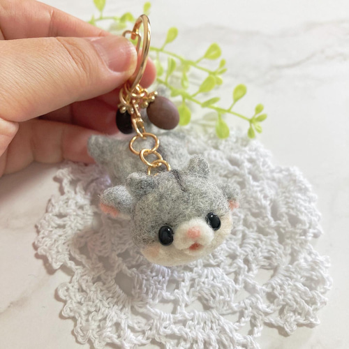 ♡しあわせはこぶ 空飛ぶモモンガ♡羊毛フェルトキーホルダー