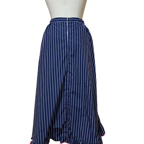 縁フリルスカート-紺ストライプ×赤縁- フレアスカート アンムム 通販