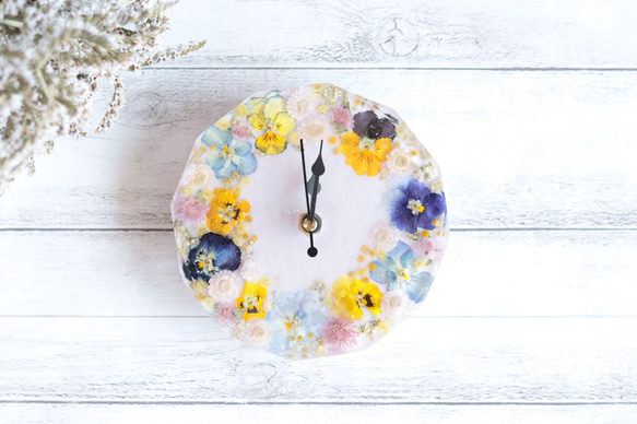 「小花を閉じ込めて」“ネモフィラ&レースフラワー”の花畑時計＊固まるハーバリウム 18枚目の画像