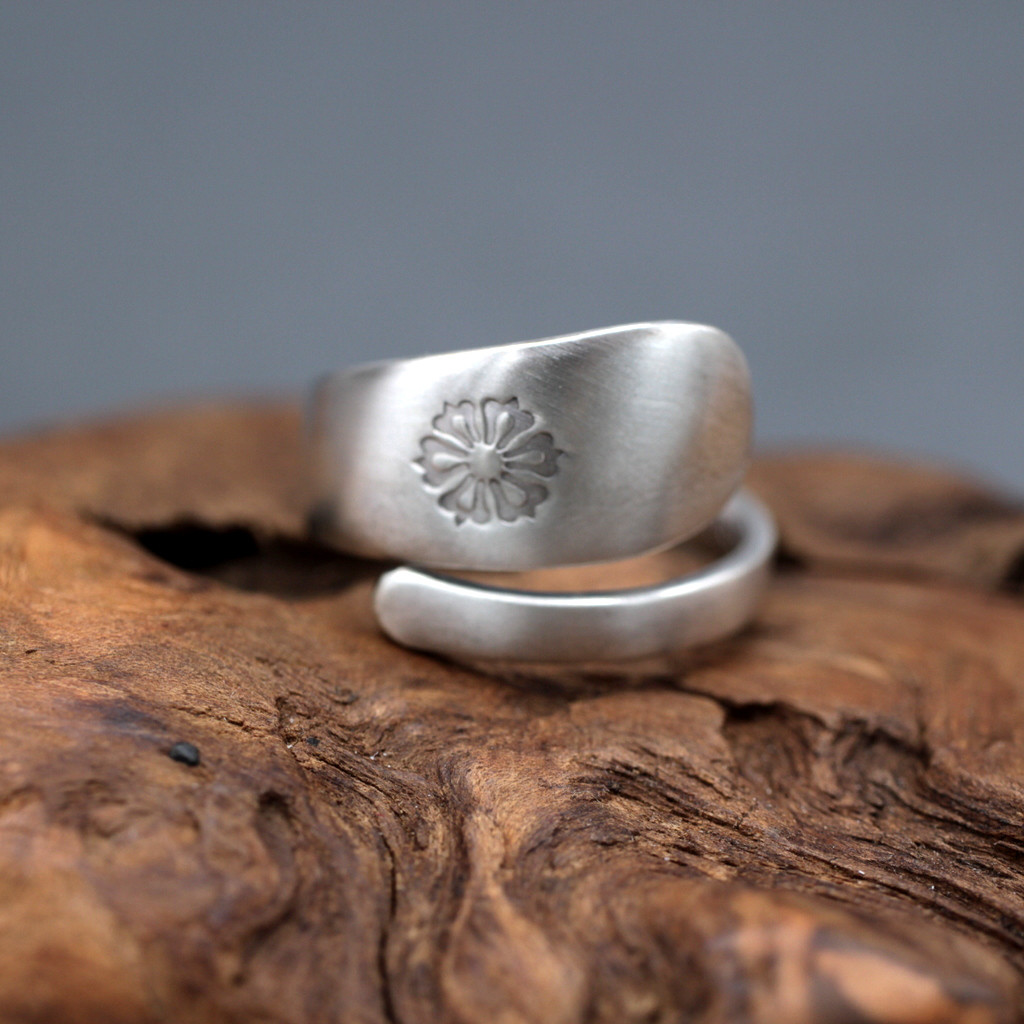 花小紋ひとつ｜カジュアル・モード系に｜ユニセックス｜アンティーク調仕上｜ヴィンテージ｜シルバースプーンリング