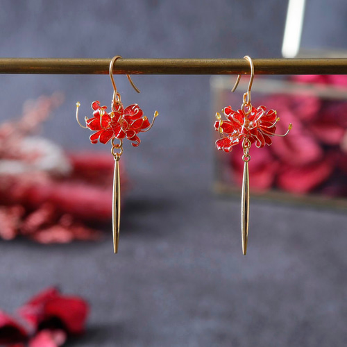 特集掲載】彼岸花 ピアス/イヤリング ピアス(フック・チェーン 特集掲載】彼岸花 ピアス/イヤリング ピアス(フック・チェーン