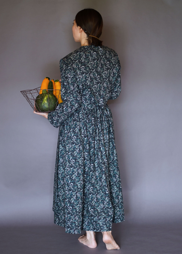 [訂做] 傳統阿米甚連衣裙 ◇亞麻混棉 *水彩花卉圖案（深綠色）* 第6張的照片