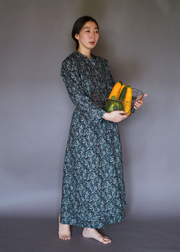 [訂做] 傳統阿米甚連衣裙 ◇亞麻混棉 *水彩花卉圖案（深綠色）* 第4張的照片