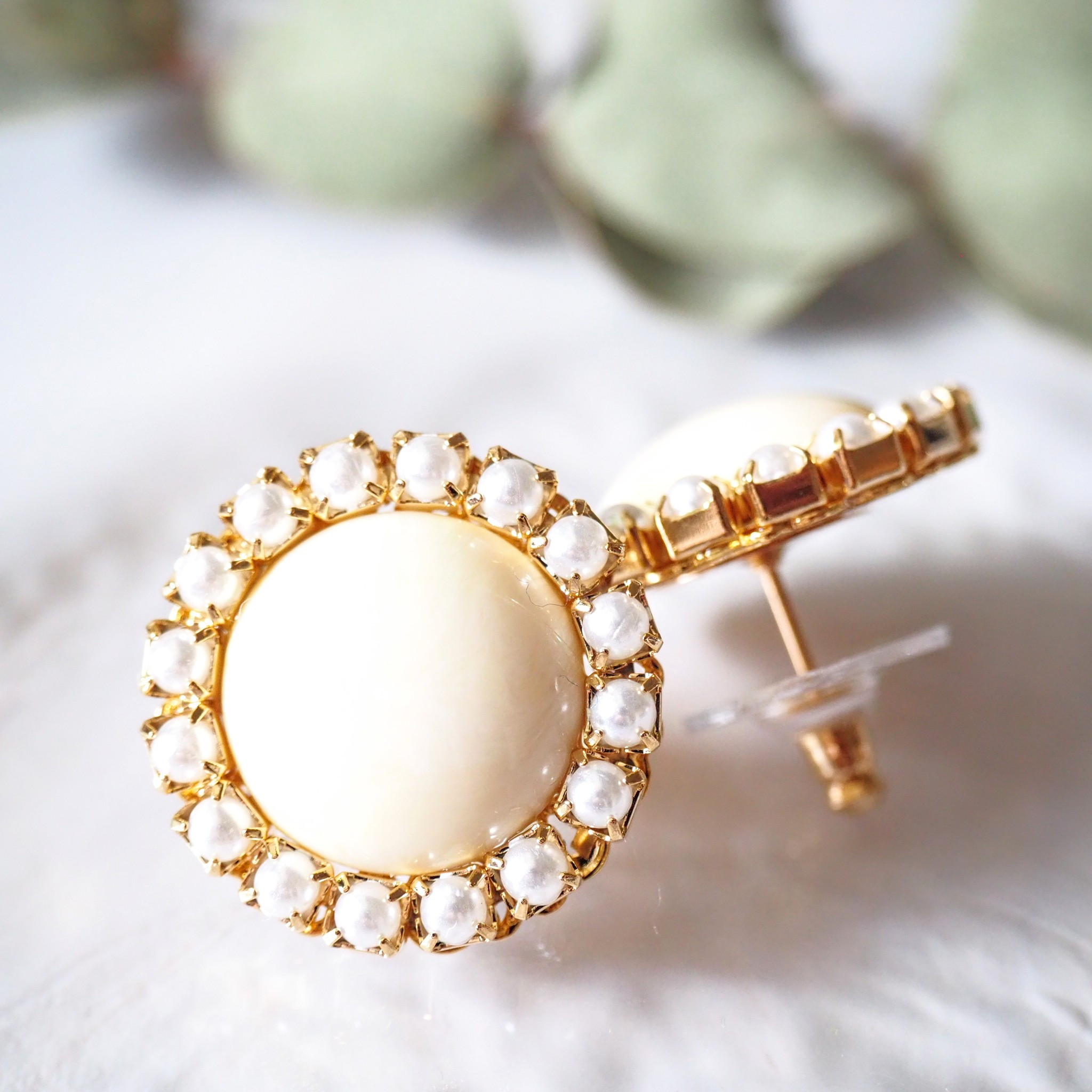 《ドイツ製カボションとパールの大粒ピアス》