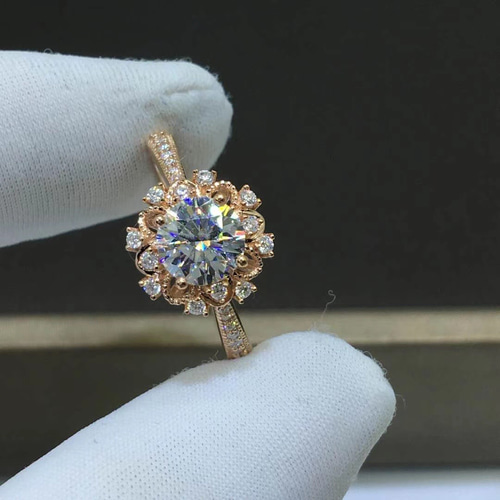 【newデザイン】黄金薔薇　モアサナイト  ダイヤ　リング　K18PG newデザイン】黄金の薔薇 モアサナイト ダイヤ リング K18PG new