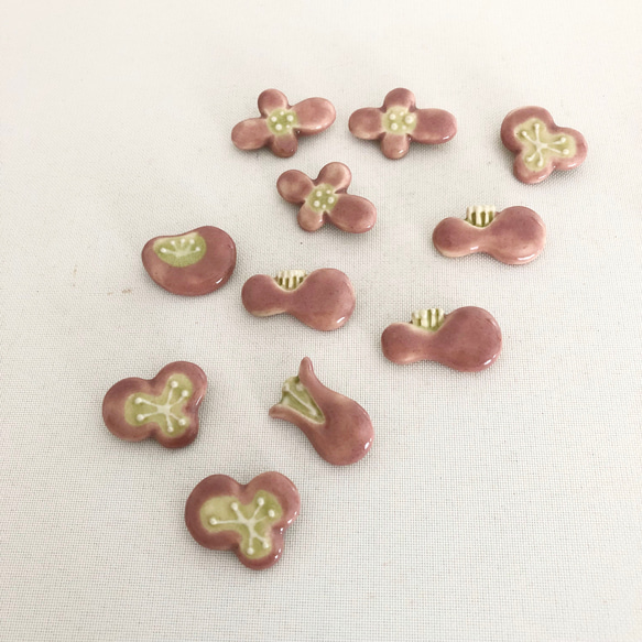 お花ブローチ　A　(本焼き　Brooch） 7枚目の画像