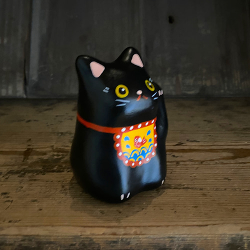 お面をつけれる招き猫(黒) 招き猫 シマハリコ 通販 16415837｜Creema