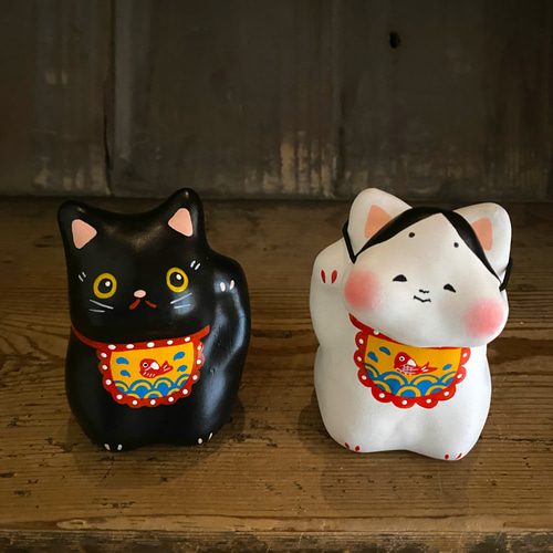 お面をつけれる招き猫(黒) 招き猫 シマハリコ 通販 16415837｜Creema