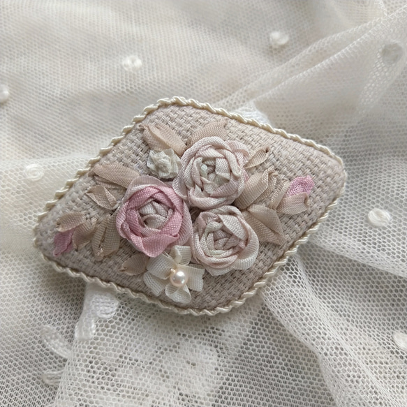 送料無料*シルク* リボン刺繍*薔薇*ブローチ*c 3枚目の画像