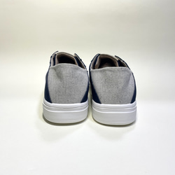 ◆23.0cm・特價◆輕量雙色2WAY懶人鞋（海軍藍x霧面白） 第5張的照片