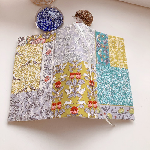 B6・四六判】アールヌーヴォー パッチワーク風 手帳カバー ブック