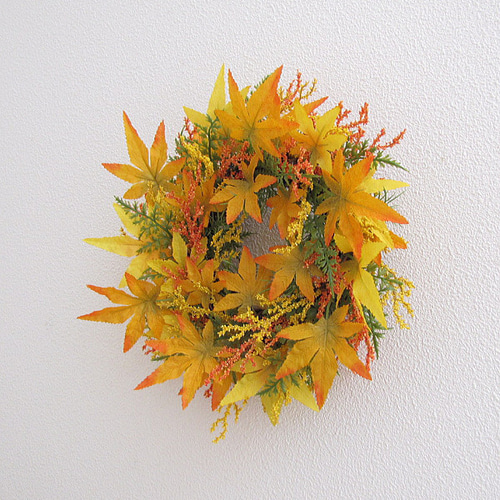 ✿*✿* 流れる紅葉のリース ♬  37 × 50 cm 造花リース ✿*✿* ✿*✿* 流れる紅葉のリース ♬ 37 × 50 cm 造花リース ✿