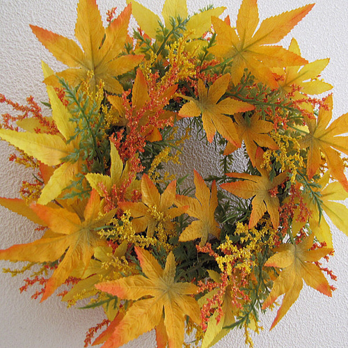 ✿*✿* 流れる紅葉のリース ♬  37 × 50 cm 造花リース ✿*✿* ✿*✿* 流れる紅葉のリース ♬ 37 × 50 cm 造花リース ✿