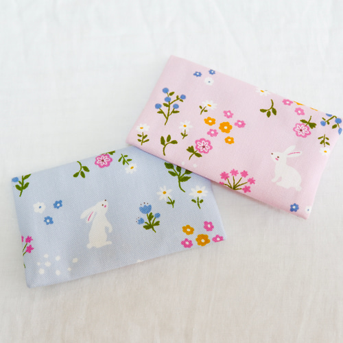 ご予約 ミニポケットティッシュケース キルトゲイト 花柄 2個セットハンドメイド ご予約 ミニポケットティッシュケース キルトゲイト 花柄 2個