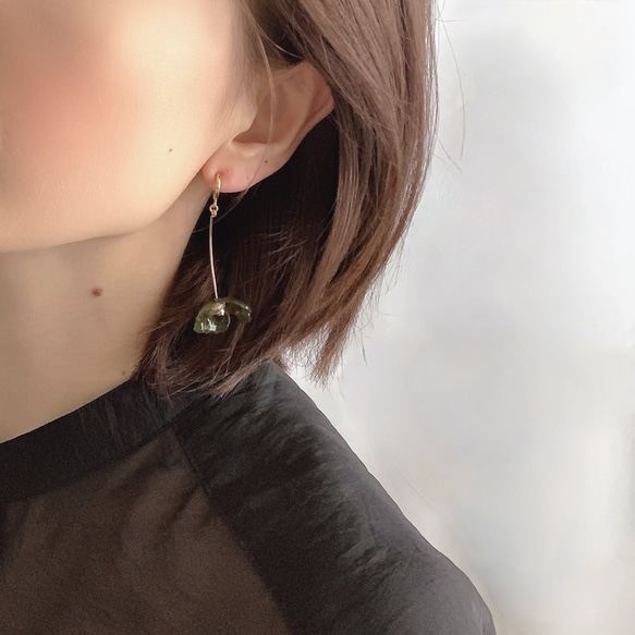 Crystal Clear Single Flower Pierced Earrings / OLIVE 8枚目の画像