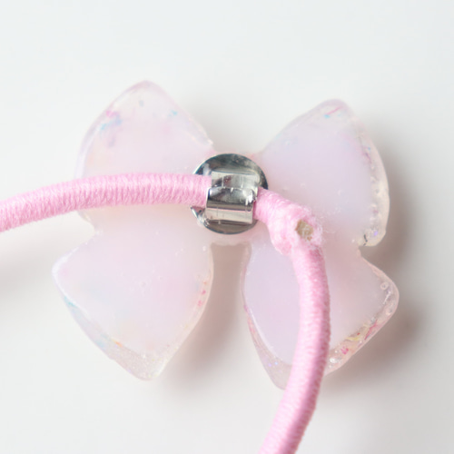 リボン レジン ヘアゴム 花びら ピンク ヘアゴム まなまま 通販