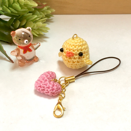 【専用】ハートといちごあみぐるみキーホルダーとストラップ 専用】ハートといちごあみぐるみキーホルダーとストラップ 専用