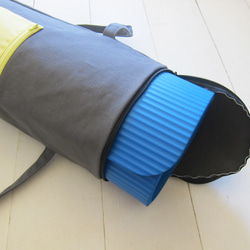 瑜珈袋 可調雙肩手提-炭灰 / 鮭魚粉(前拉鍊袋) 第7張的照片