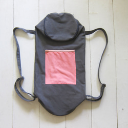 瑜珈袋 可調雙肩手提-炭灰 / 鮭魚粉(前拉鍊袋) 第2張的照片
