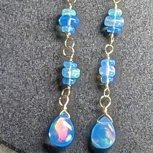 エチオピアラベンダーカラーオパールのロングピアスチャーム☆