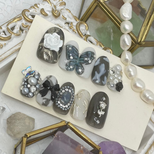 サイズオーダー♡ゴシック風バタフライ×ローズネイルチップ 白黒 size  