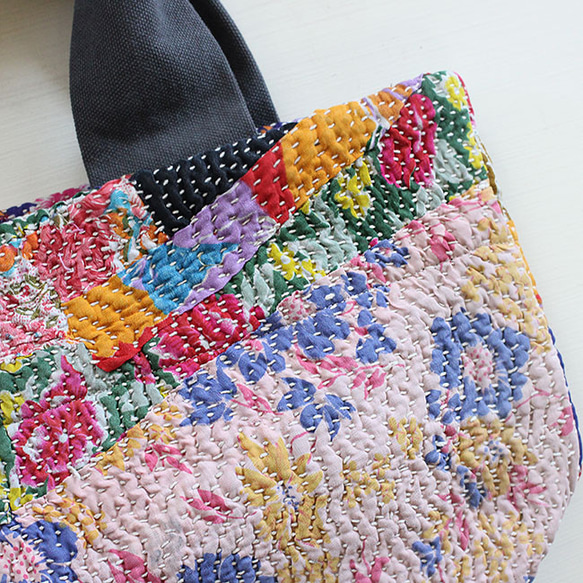 カンタ刺繍パッチワークキルトのトートバッグ【Mサイズ/E】 5枚目の画像