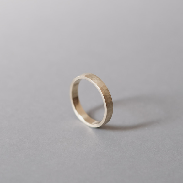指輪 シンプル 槌目 ゴールド ピンキーリング ペアリング ギフト 真鍮 / 芋槌で打った槌目の指輪 3mm 4枚目の画像