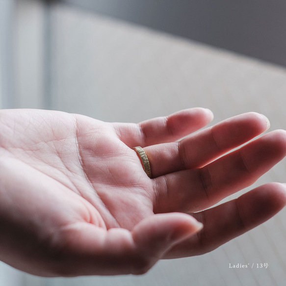 指輪 シンプル ゴールド ピンキーリング ペアリング ギフト 真鍮 / 五月雨模様の真鍮の指輪 3mm 7枚目の画像