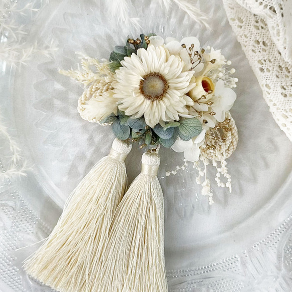 タッセルのドライフラワー髪飾り 帯飾り 被布飾り / ホワイト×ブルー