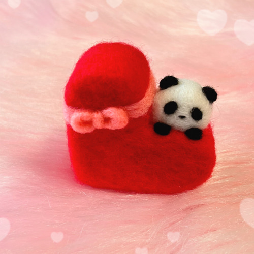 ハートの中からこんにちは♡ふわぱんinハート♡羊毛フェルトのふわふわ