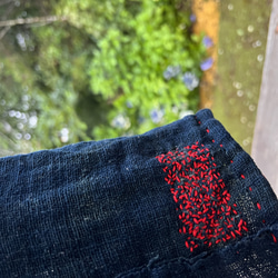 古布 蚊帳 リメイク ノースリーブ シャツ ブラウス 手縫い シンプルという個性 5枚目の画像