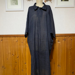着物リメイク　麻の紺絣のワンピース 1枚目の画像